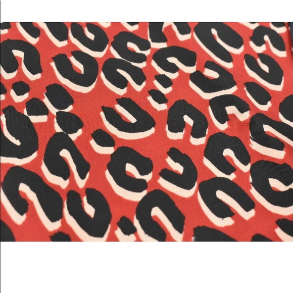 Louis Vuitton Leopard Dot Reversible Silk Scarf - Picture 3 of 16